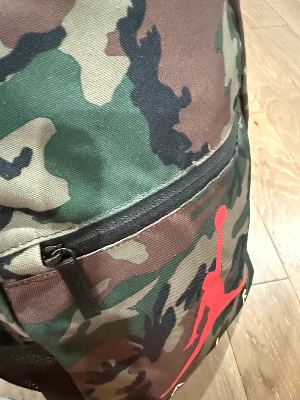 Jordan Camo Backpack with Red Jumpman Watter Bottle Picket and Pencil Bag - Picture 7 of 10
